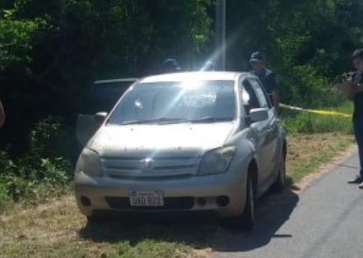 Hallan a joven muerto de un balazo en el interior de un vehículo
