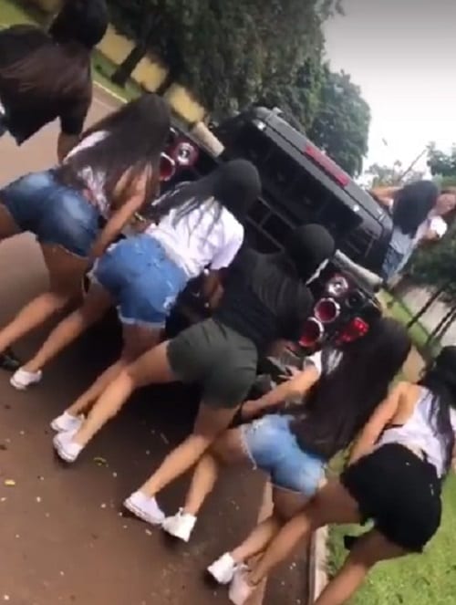 UPD y perreo termina con vehículos en el corralón