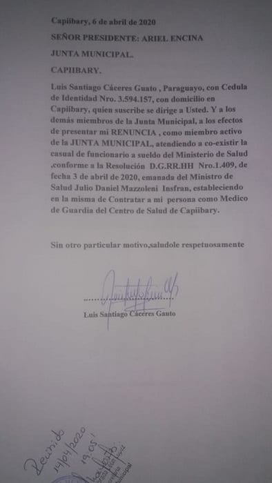 Concejal renuncia para trabajar como médico