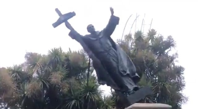 Manifestantes en Estados Unidos se toman con Cervantes