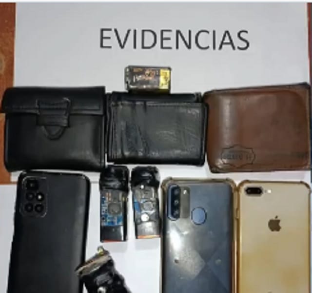 Detenidos tres presuntos funcionarios municipales por robo