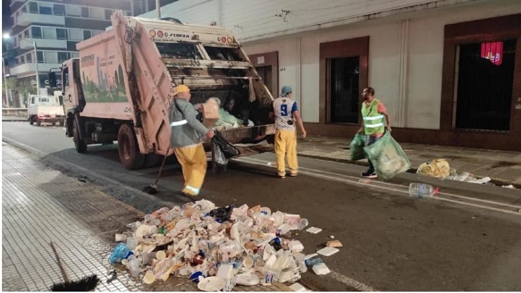 Día de la Juventud deja 10.000 kilos de basura en Asunción