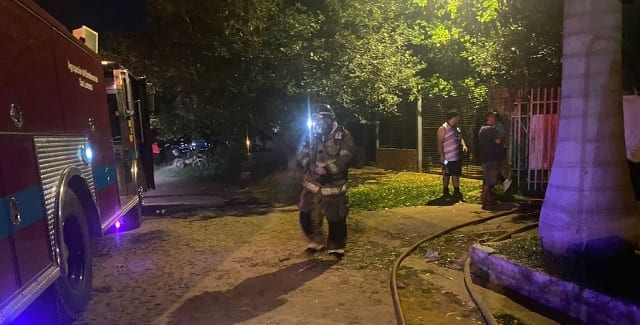 Niño provoca incendio en San Lorenzo tras jugar con un encendedor