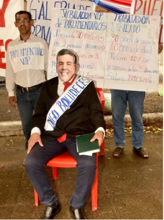 Protesta en Asunción: “Expo garroteros y boludos transparentes”