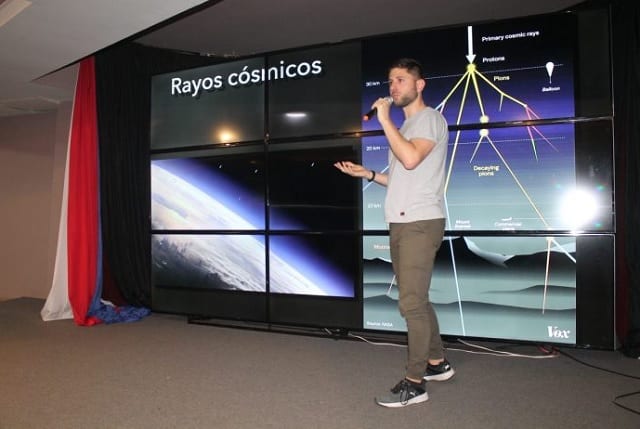 Charla gratuita sobre agujeros negros con astrofísico argentino