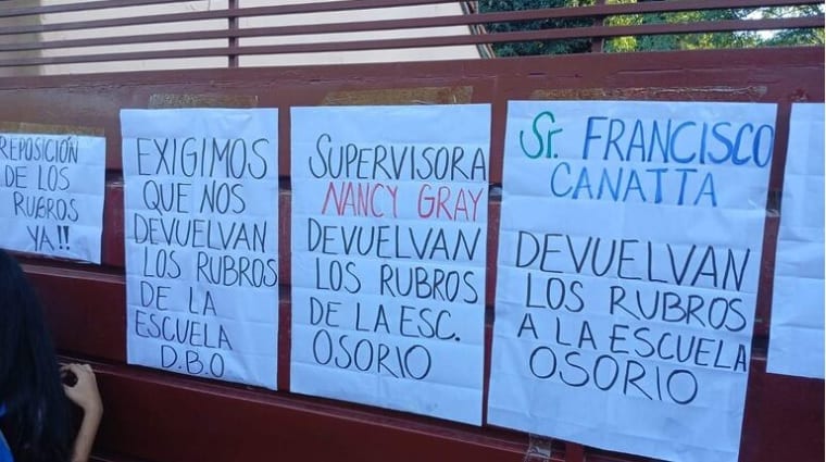 Protesta en Ñemby por falta de rubros para docentes