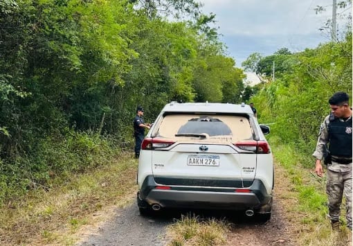Encuentran cadáver en camioneta abandonada en Luque