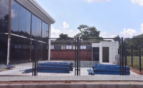 Cuestionan construcción millonaria de senador cartista con patrimonio negativo