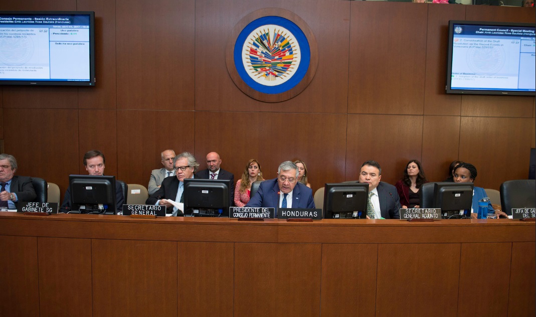 OEA pide restituir el orden constitucional en Venezuela