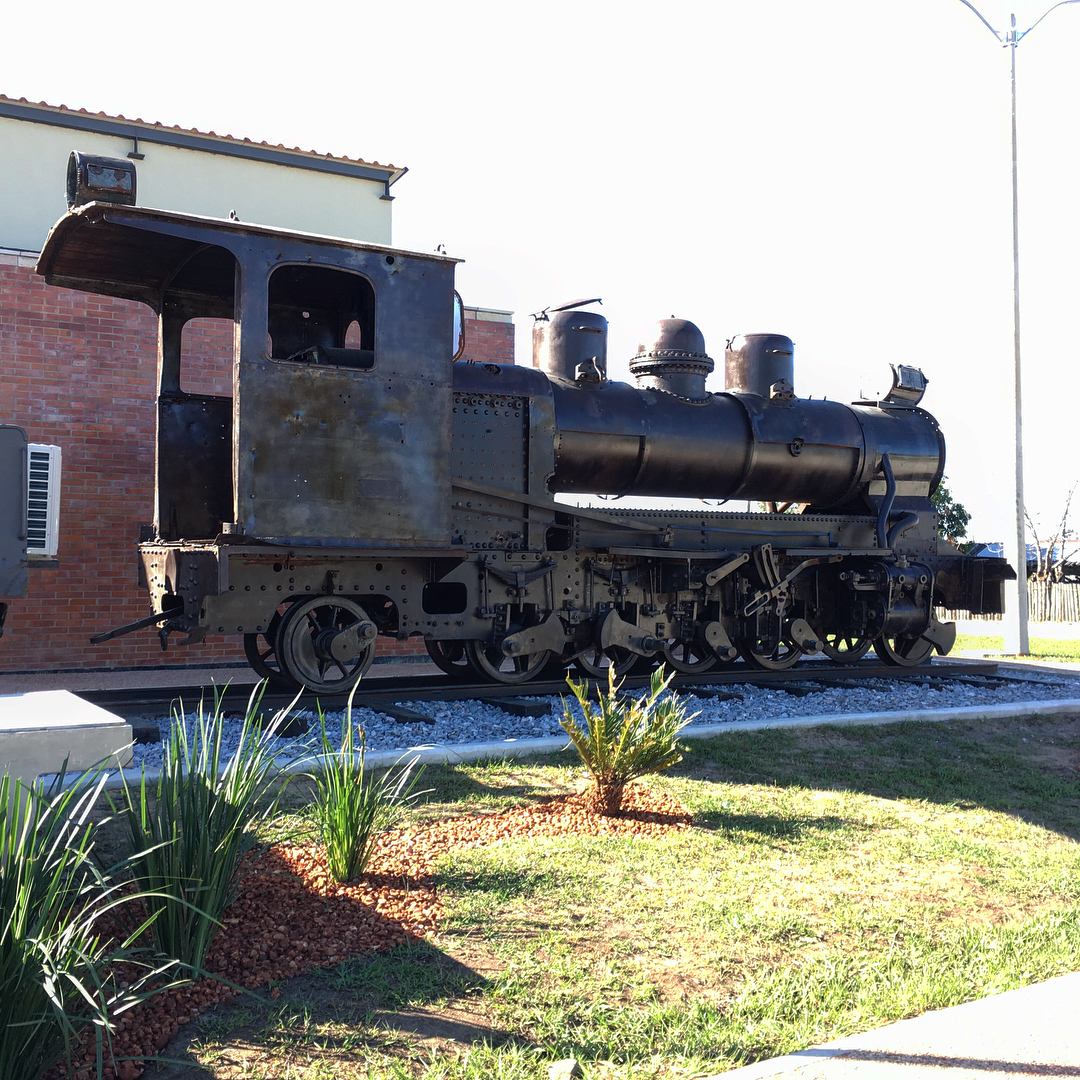 Restauran locomotora centenaria en Puerto Casado, “resurge una ciudad”