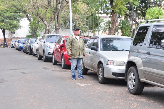 Sindicato pide cobrar por estacionar en Asunción