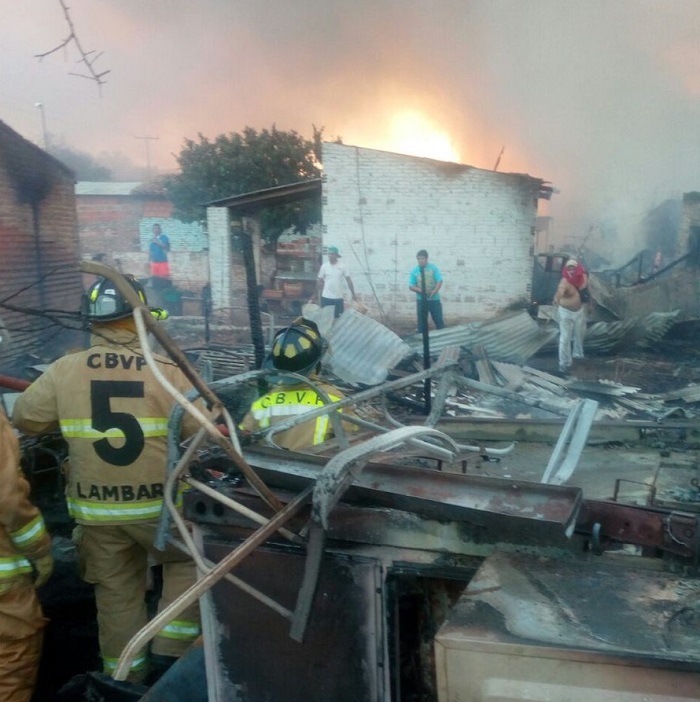 Vecinos denuncian robo tras incendio en Bañado Sur