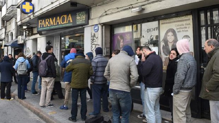 Uruguayos compran marihuana recreativa y agotan stock
