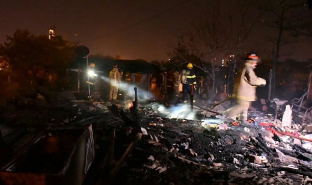 Incendio por supuesta venganza consume varias casas