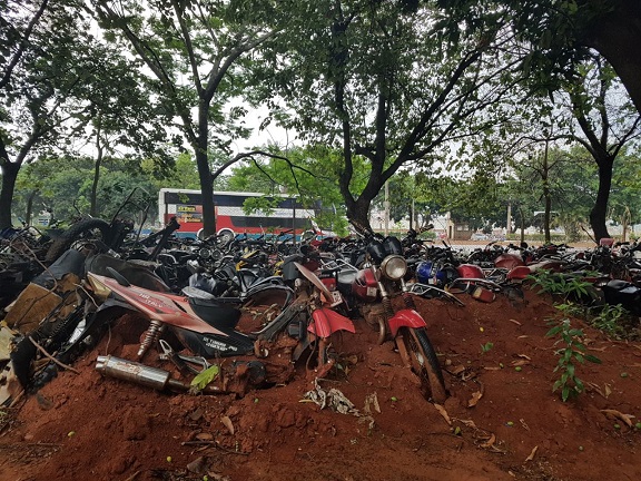 Sorprendente “cementerio” de motos en predio de la Policía Nacional