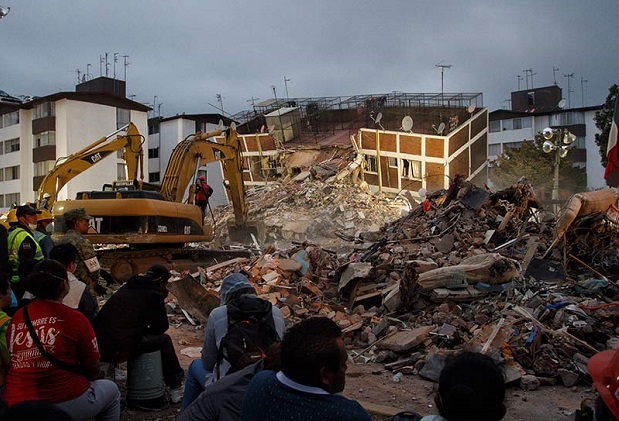 Reportan 225 fallecidos tras fatal terremoto