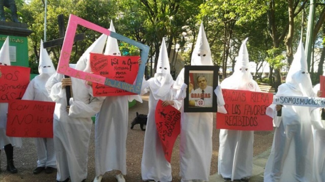 Riera dice que los del “Ku Klux Klan” son jóvenes  creativos