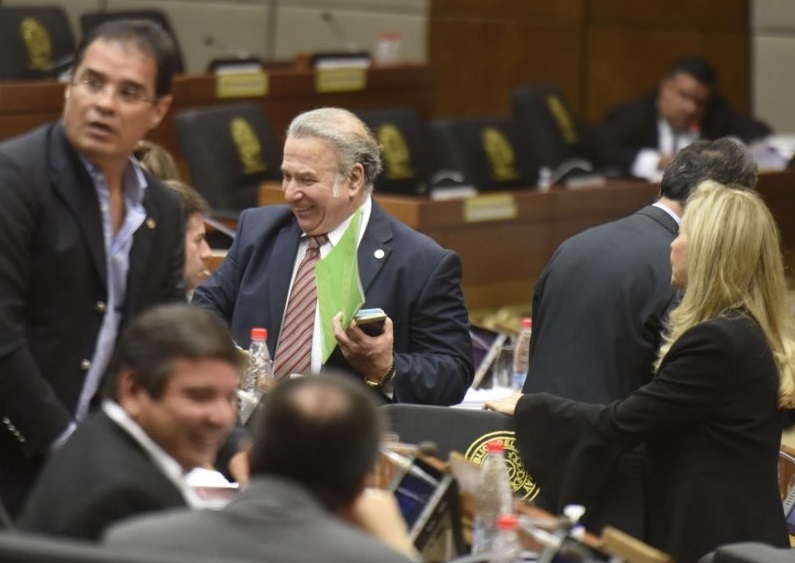 Senado convoca a González Daher para ejercer su defensa