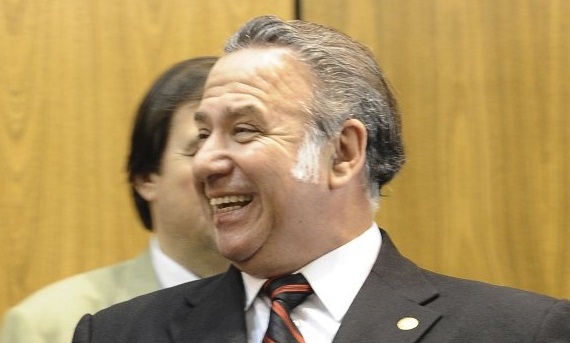González Daher tocó “la parte de atrás” a funcionaria, reveló senador