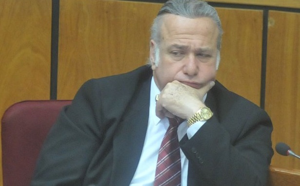 González Daher renuncia al Senado