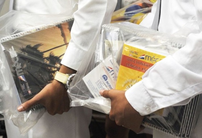MEC fracasa en entrega de totalidad de kits escolares