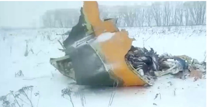 Así fue la explosión del avión ruso que cayó con 71 pasajeros