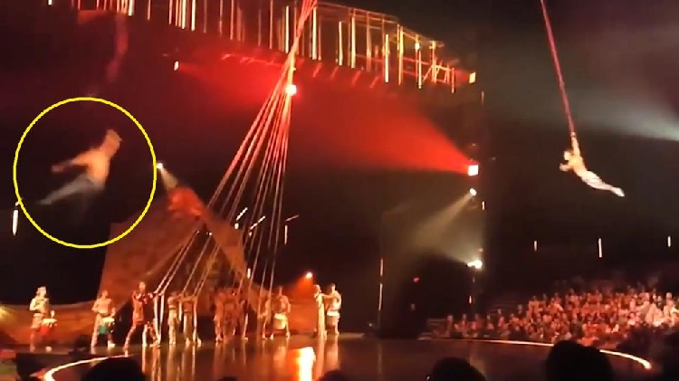 Acróbata del Cirque du Soleil muere en pleno show
