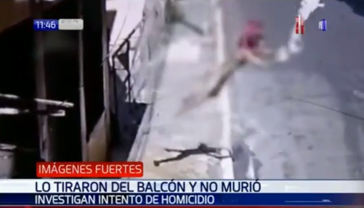 Video retrata momento en que hombre cae del cuarto piso