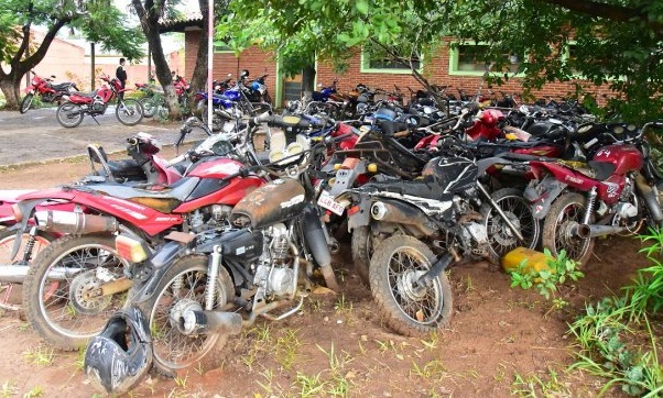 Rematan motos y autos de corralón de Asunción