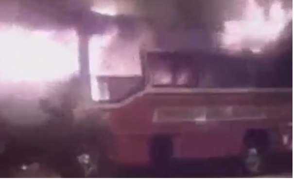Ómnibus se incendia en Luque