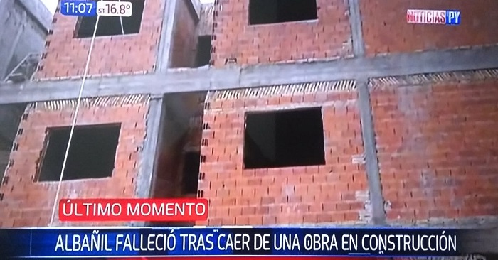 Albañil muere tras caer de construcción