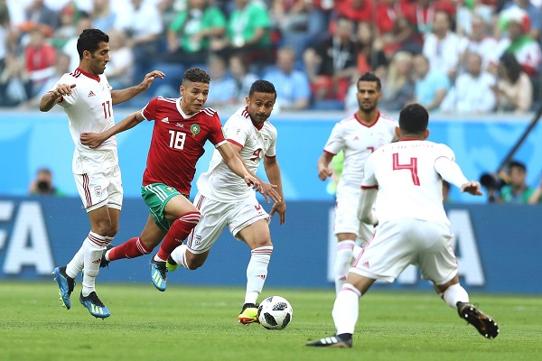Irán vence gracias a un gol en contra