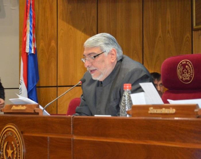 Lugo plantea sesión extra para definir reemplazos de Cartes y Nicanor