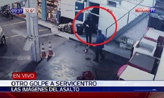 Video retrata asalto a estación de servicios