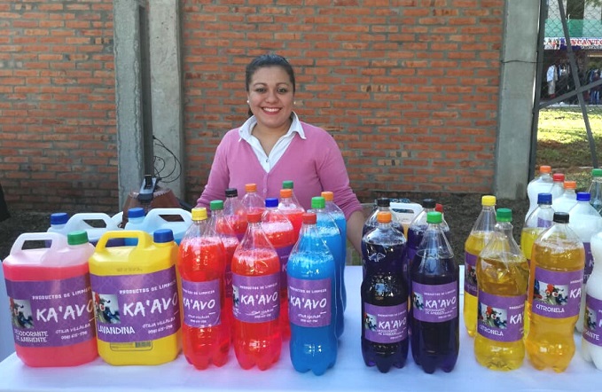 Emprendedoras elaboran sus productos y exponen en Ciudad Mujer