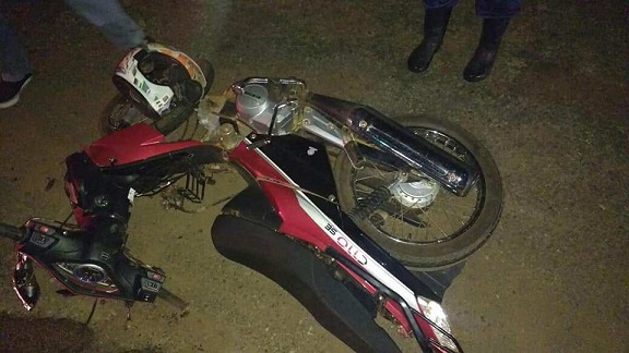 Dos hermanos adolescentes mueren a bordo de motocicleta