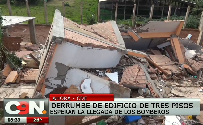 Video retrata impactante derrumbe de edificio en el este