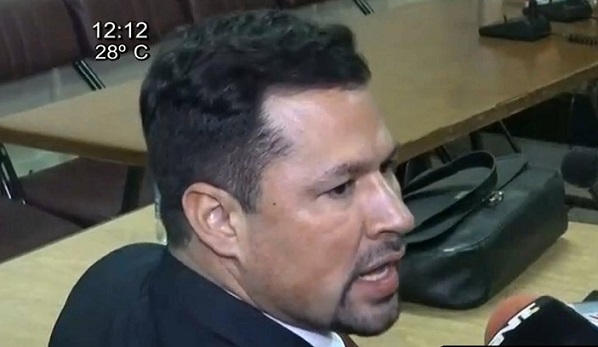 Juez envía a prisión al diputado Quintana
