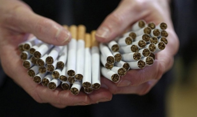 Impuesto al tabaco sube a 18% vía decreto de Abdo Benítez