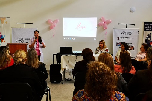 Lanzan campaña octubre rosa en Ciudad Mujer