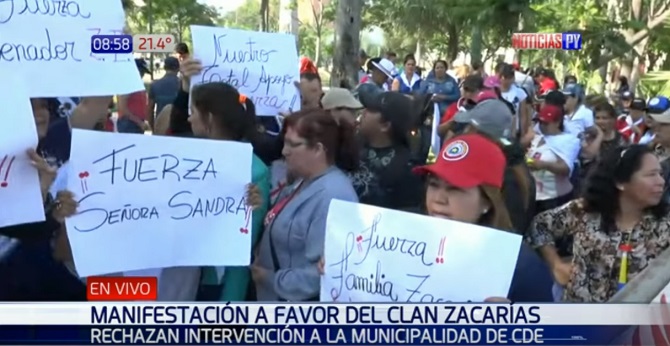 Manifestantes apoyan a clan Zacarías y rechazan intervención de municipalidad