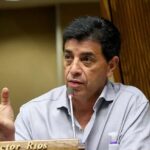 Ríos admite aval de ministros en polémica compra de vehículos