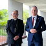 El embajador Marc Ostfield se reúne con el cardenal Adalberto Martínez