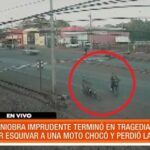 Hombre muere tras esquivar a motociclista que cruzó sin mayores cuidados