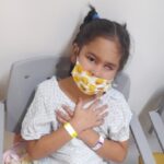 Madre clama por ayuda para costear el tratamiento de su niña en Brasil