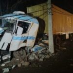 Accidente en Pedrozo: Colisión entre dos camiones y una ambulancia provoca daños significativos