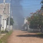 Persisten focos de calor tras voraz incendio en depósitos de Fernando de la Mora
