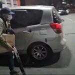 Captan en video persecución y robo a comerciante en estación de Mariano