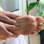 Impactantes beneficios de masajear los pies antes de dormir