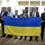 UE rinde tributo a víctimas en aniversario de guerra y ratifica respaldo a Kiev